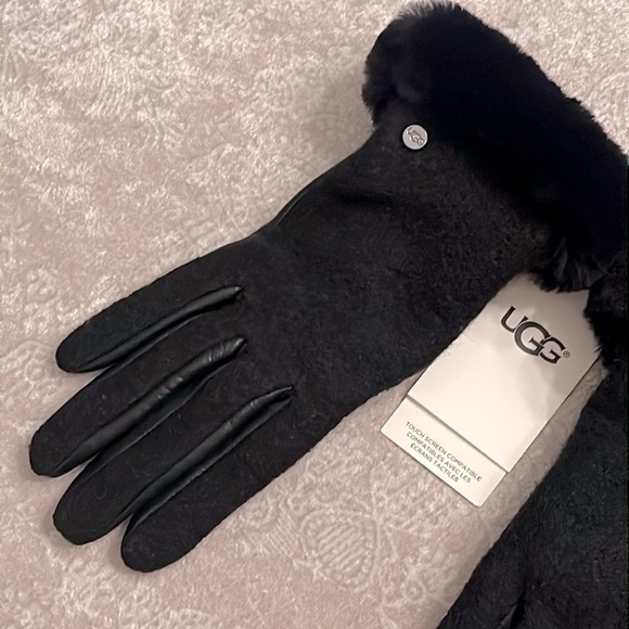 Brand New UGG Wool Black Leather Shorty Touchscreen Tech Gloves Sheepskin Cuff - Picture 5 of 16